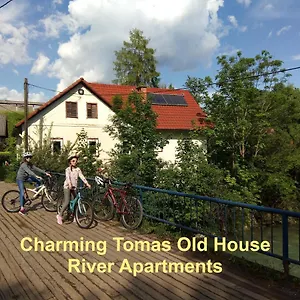 Tomas Old House - River Apartmán